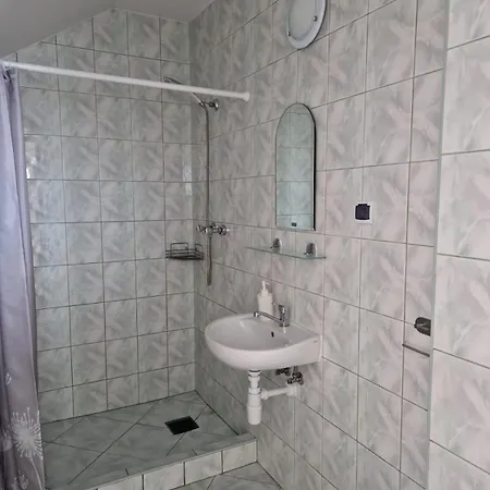 Za Burta Ubytování v soukromí